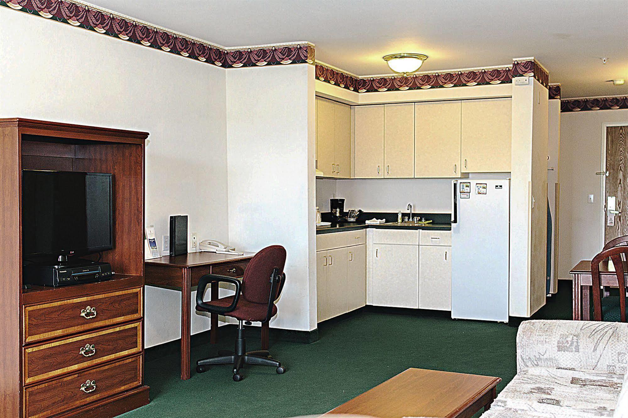 Fairbridge Inn & Suites Dupont Exterior foto